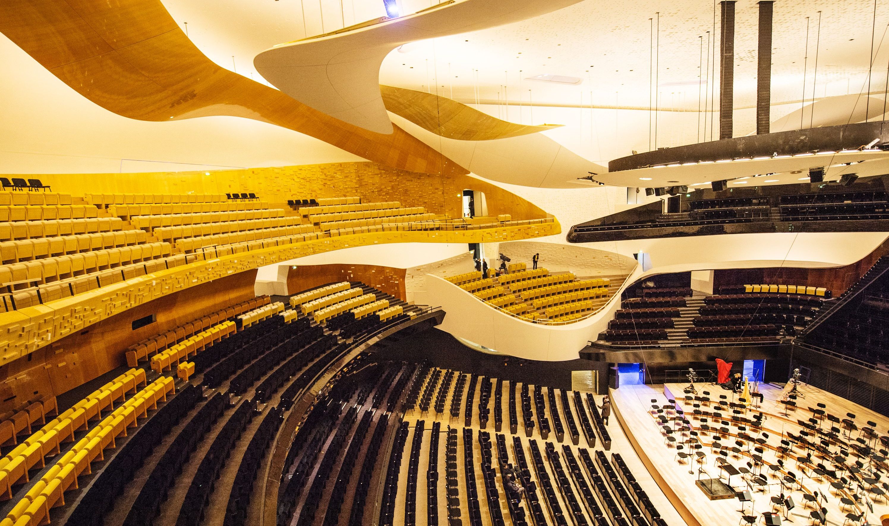 Концертные залы парижа. Philharmonie de Paris залы. Концертный зал в Париже.
